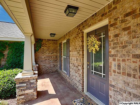 3rd image of 624 Summer Cove Cir NW