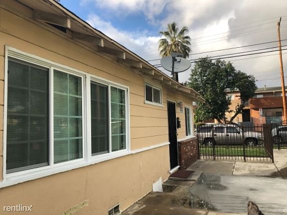 3rd image of 15254 Rayen St APT 1