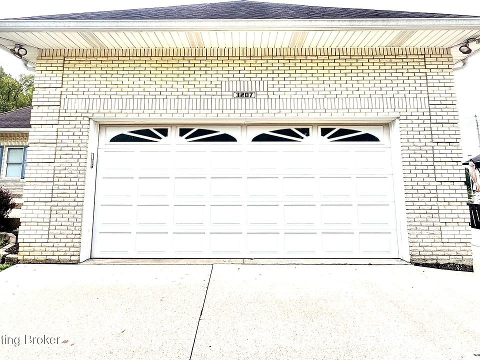 2nd image of 3207 Thousand Oaks Dr