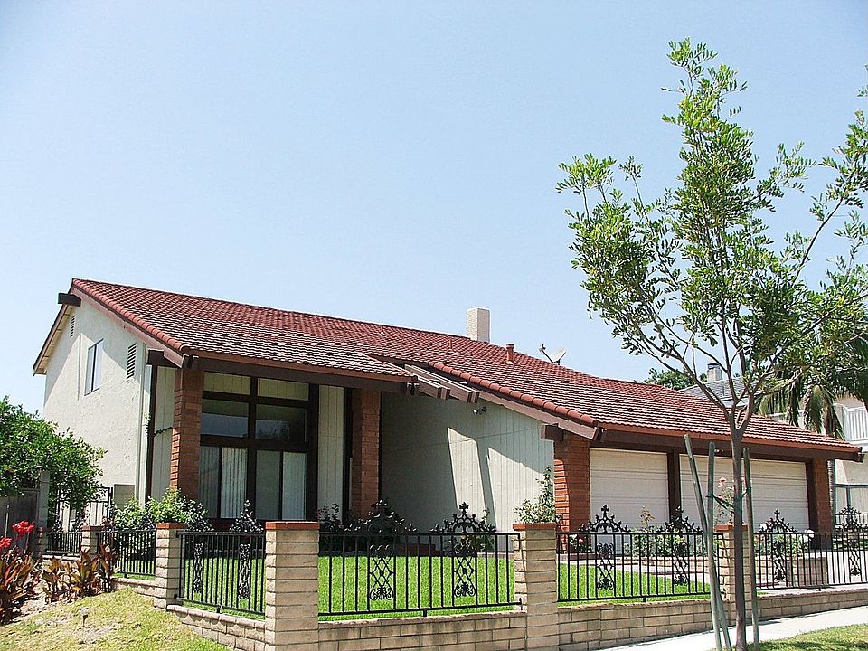 1st image of 14011 La Gloria St