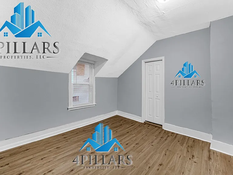 523 W Columbus Dr #2 — Photo 18