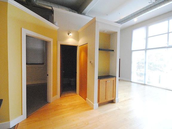 5th image of 912 Allen Ave #A