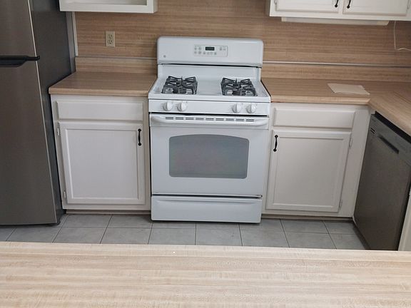 4th image of 290 Toweridge Dr SW