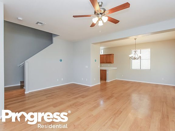 5th image of 985 E Cantebria Dr