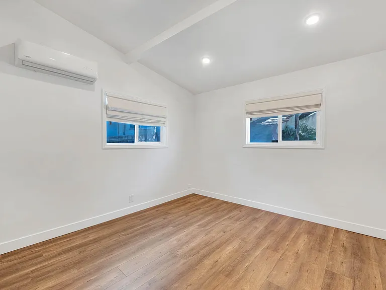 5338 Campo Rd — Photo 13