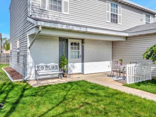 20732 S Acorn Ridge Dr, Frankfort, IL 60423
