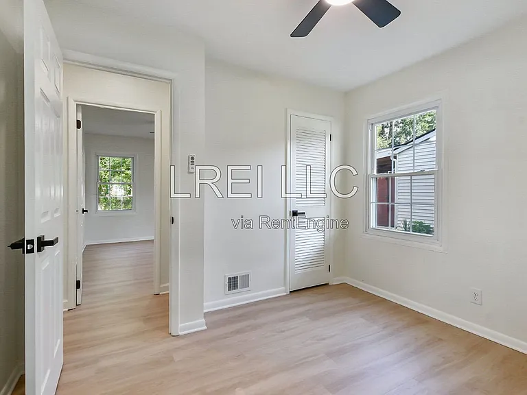 5805 Loretta St — Photo 8
