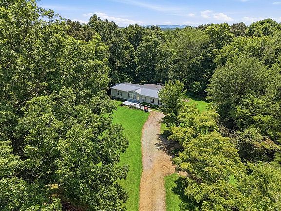 3rd image of 109 Doug Luna Rd