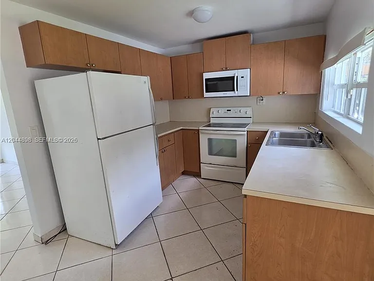 5720 Douglas St — Photo 12