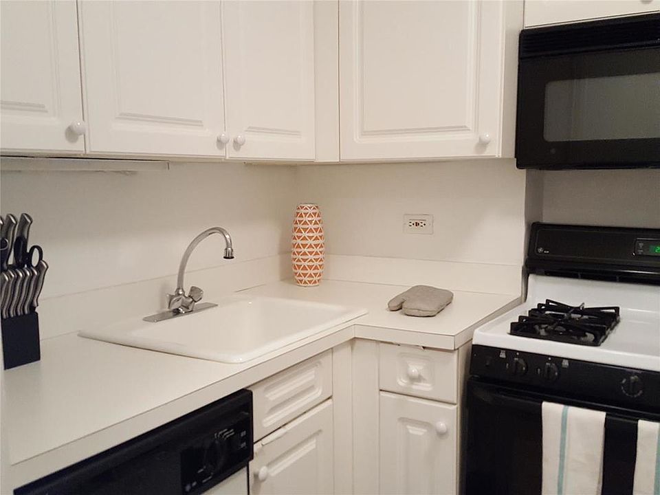 2nd image of 340 E 51st St APT 9A