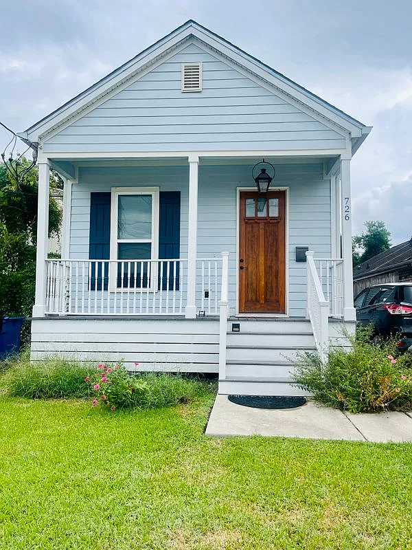 1 bed, 1.0 bath, 765 sqft, $1,230 — Photo 1