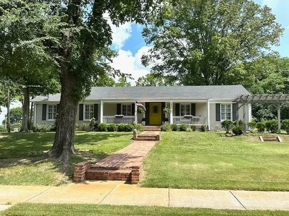 230 W Main St, Savannah, TN 38372