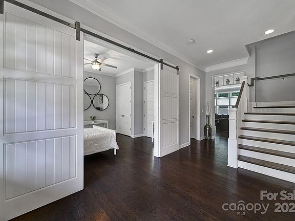4th image of 15824 Reynolds Dr