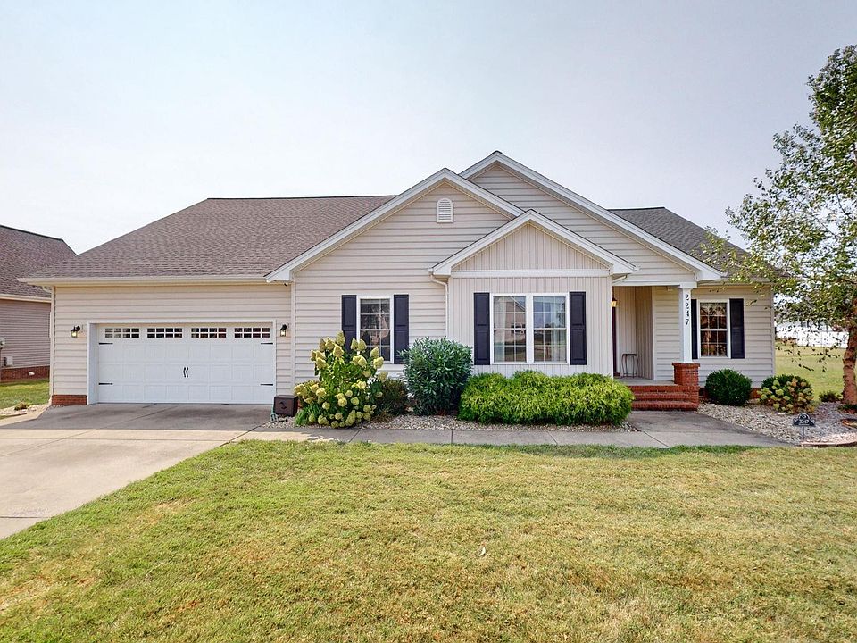 1st image of 2247 Mitchell Dr