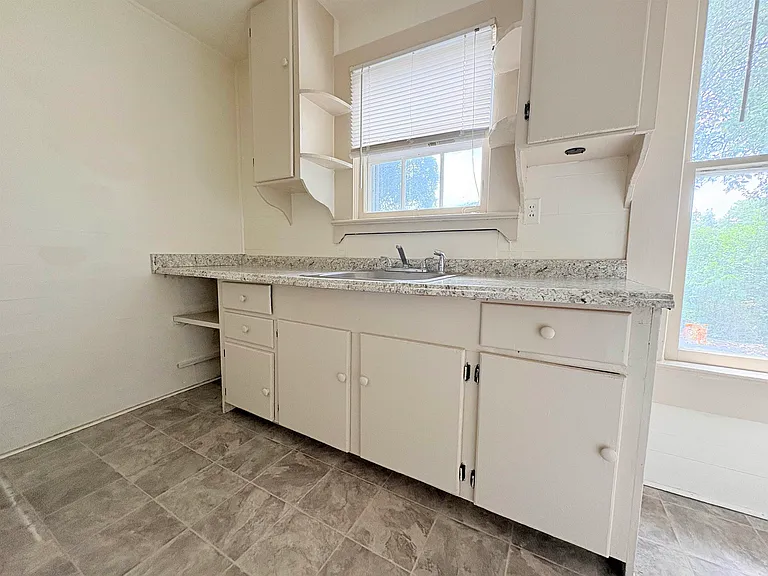 1612 N M L King Jr Blvd #UP — Photo 7