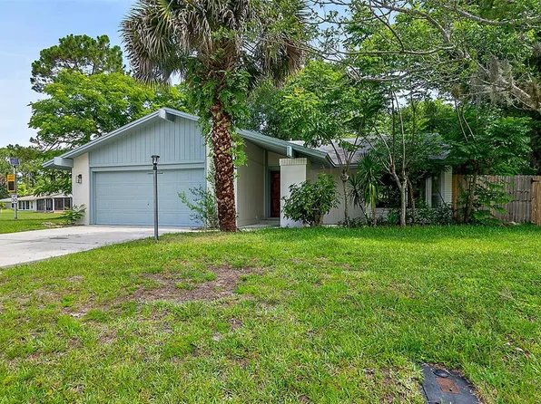 1 Clark Ln, Palm Coast, FL 32137