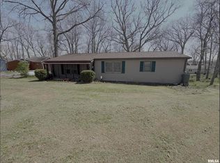 15871 N Lake Rd, Girard, IL