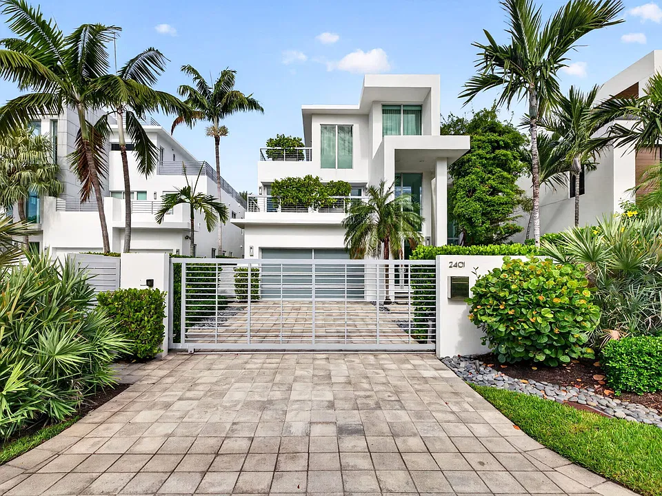 2401 N Atlantic Blvd