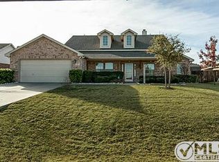 205 Southpeak Ln, Ponder, TX 76259