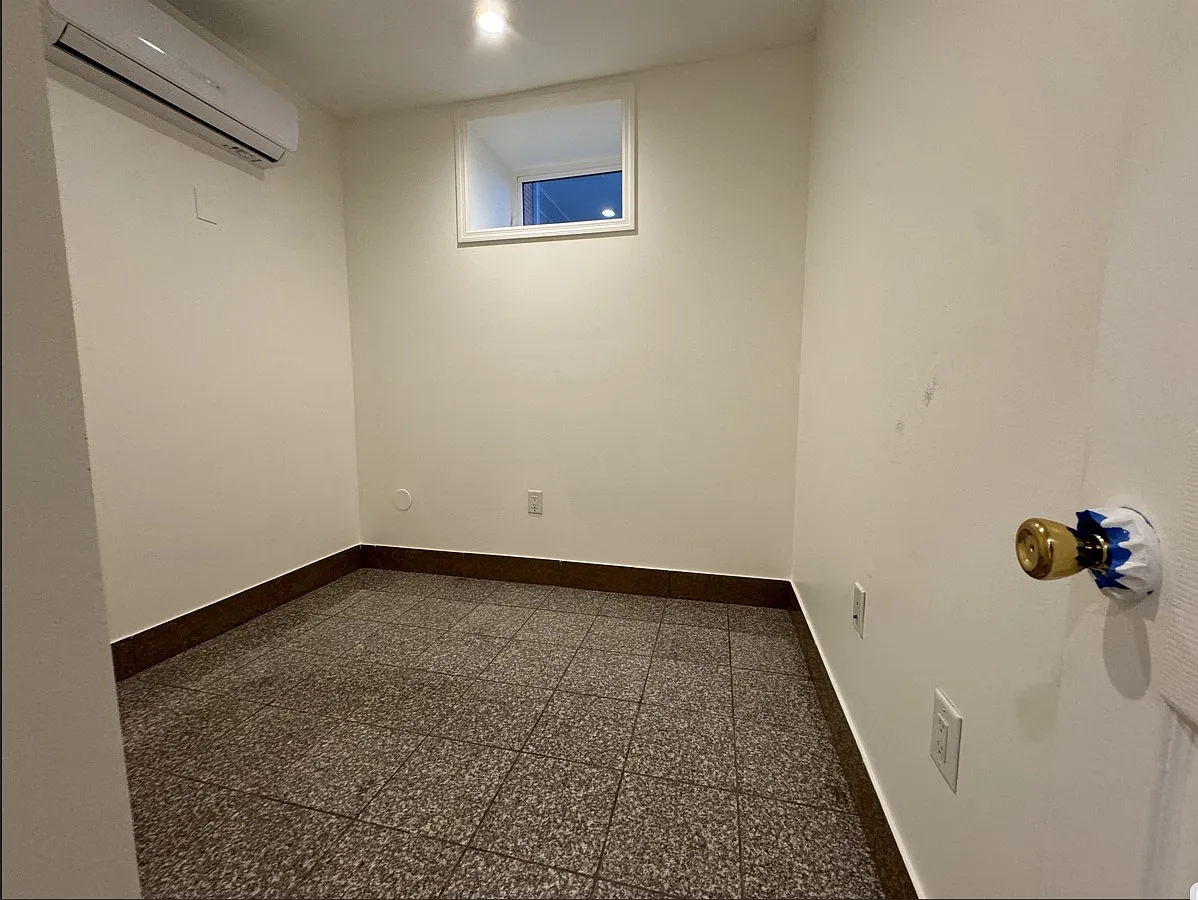 2 bed, 800 sqft, $2,000 — Photo 2