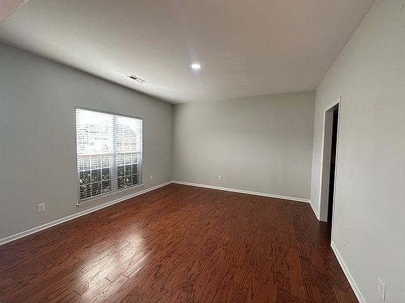 2nd image of 409 Southland Dr