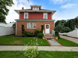 298 Lincoln Place, Lawrence, NY 11559