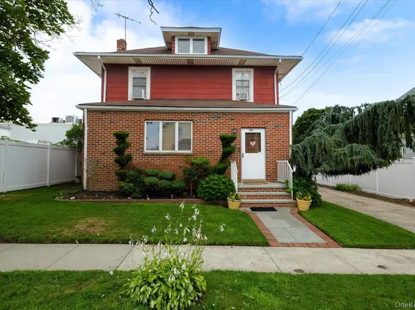 298 Lincoln Place, Lawrence, NY 11559