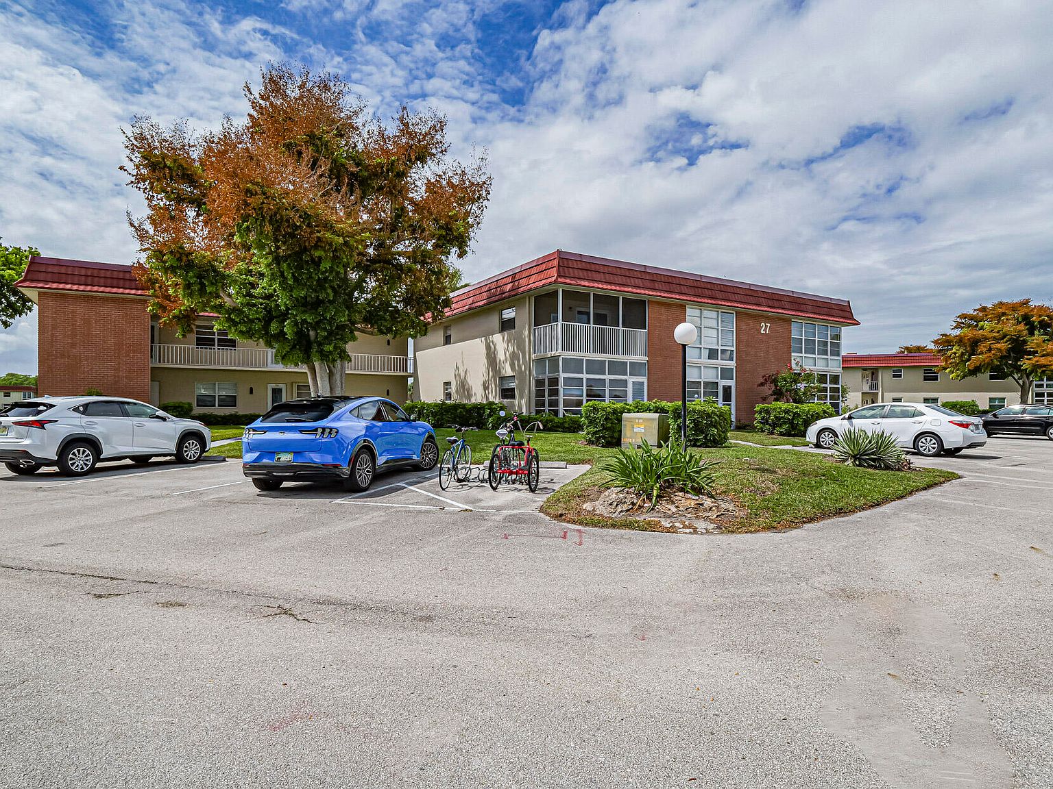 27 Pine Arbor Lane #205