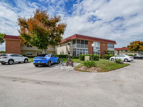 27 Pine Arbor Lane #205, Vero Beach, FL 32962