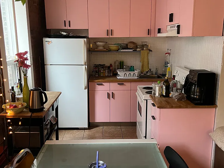 225 Gladstone Ave — Photo 105