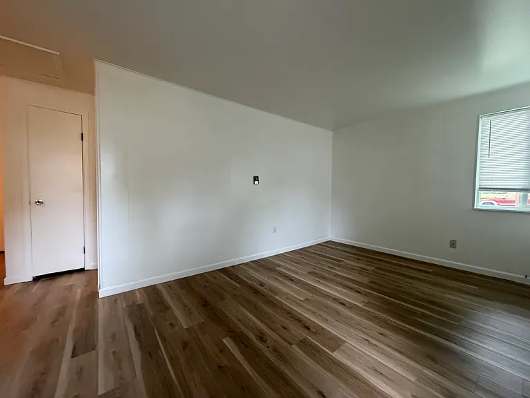 2522 Beacon St #2 — Photo 8