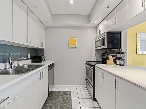 3rd image of 707 Waterside Dr #707