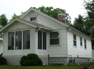 1123 Center Point Rd NE, Cedar Rapids, IA 52402