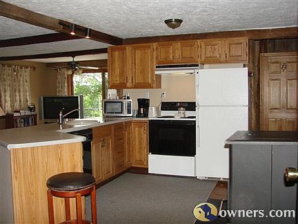 Kitchen - 16' x 11' 4"