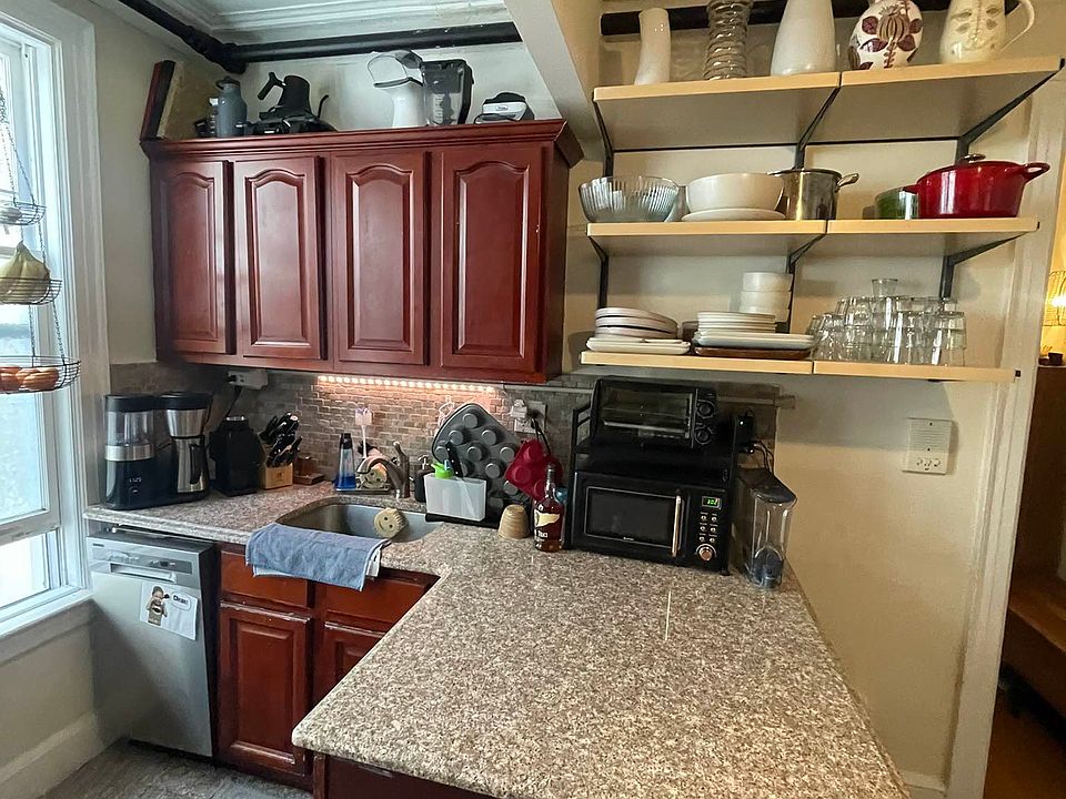 1st image of 2566 33rd St APT 1F