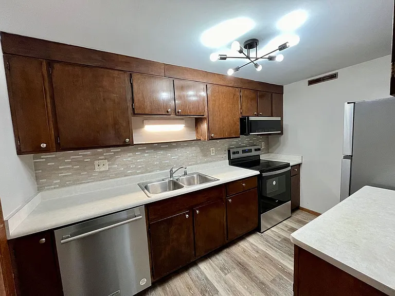 3520 Evergreen Dr — Photo 1