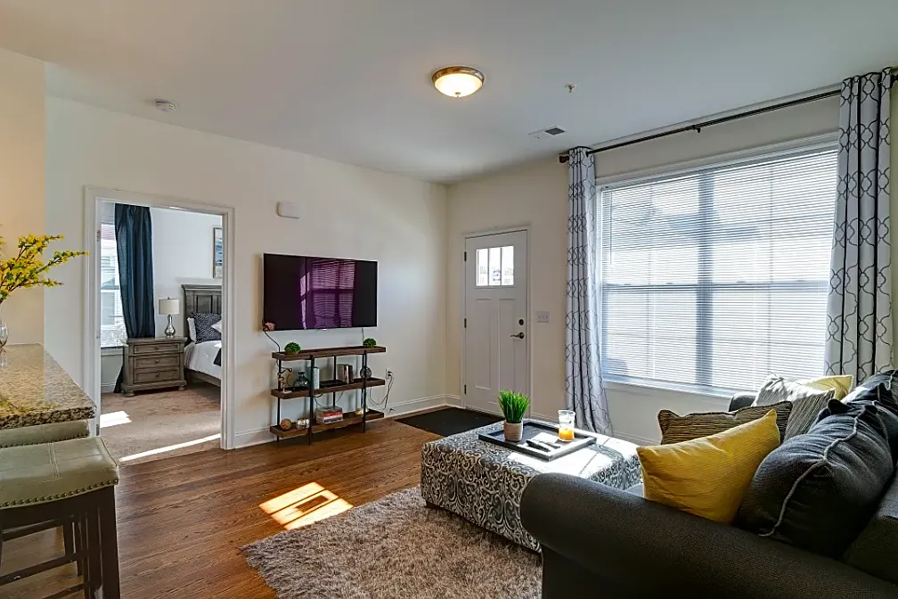 2 bed, 1096 sqft, $2,520 — Photo 3