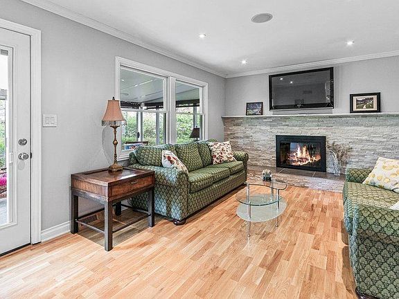 5th image of 6855 Bowerman St E