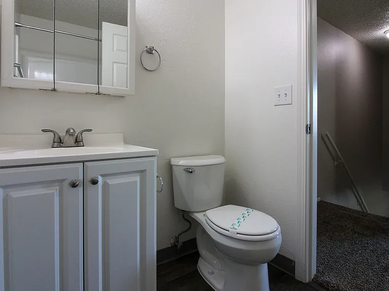 1543-1611 Salishan St SE — Photo 54