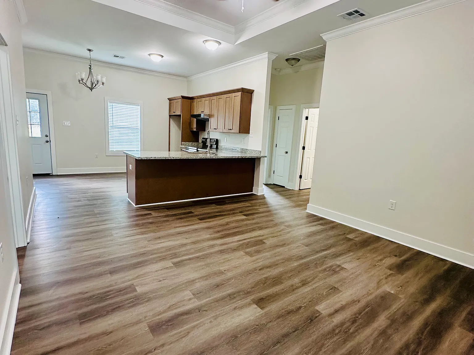 3 bed, $1,500 — Photo 2