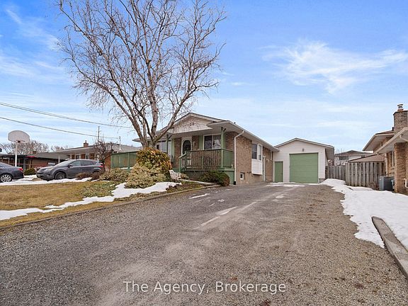 3rd image of 20 Brackencrest Rd