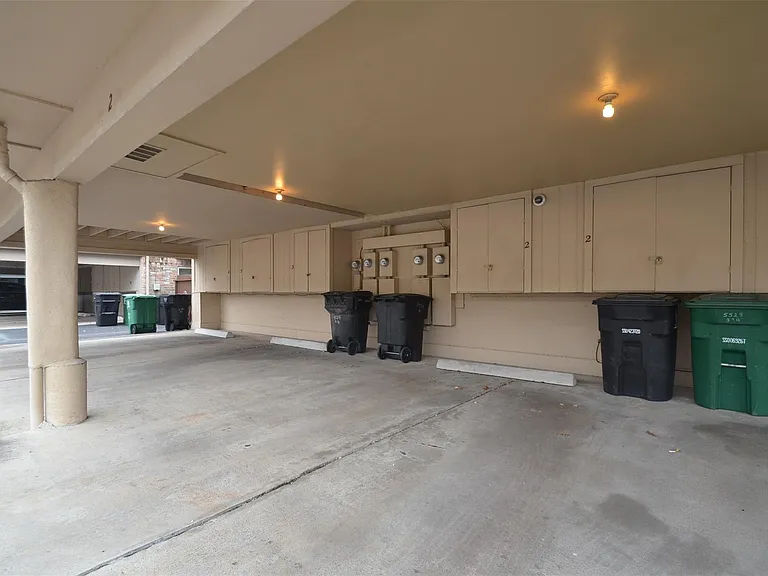 5524 Beverlyhill St #2 — Photo 36