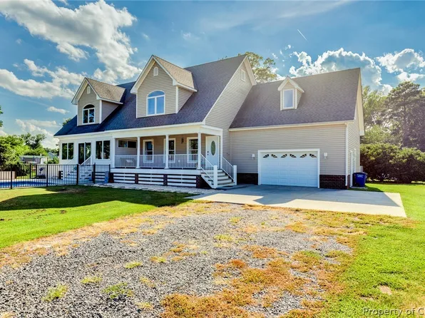 66 Heritage Point Ct, Deltaville, VA 23043