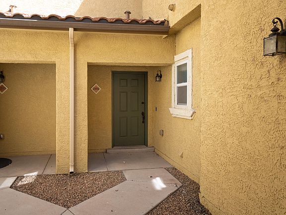 2nd image of 601 Menaul Blvd NW #2102