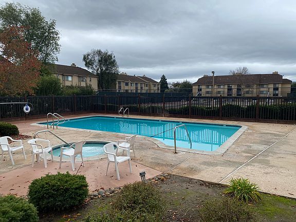 4th image of 2205 Brega Ln