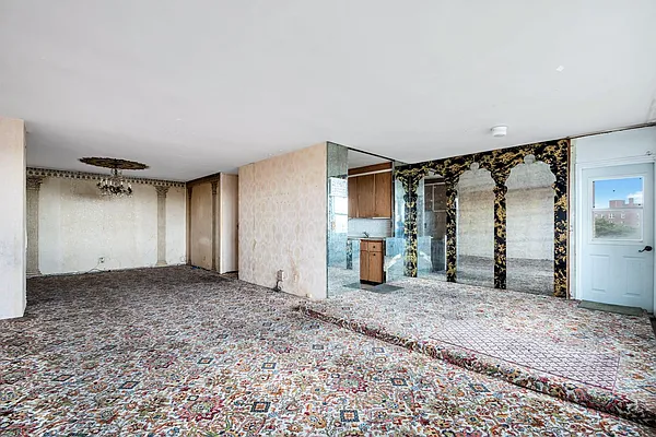 Sold by Compass | media 32