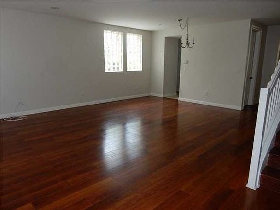 4th image of 500 Pacific Grove Dr Unit 1