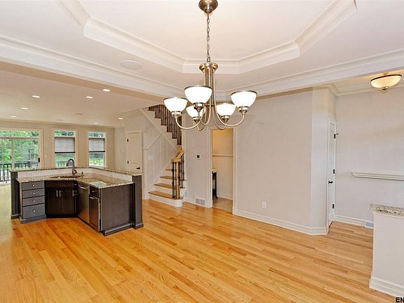 2nd image of 52 Bloomingrove Dr