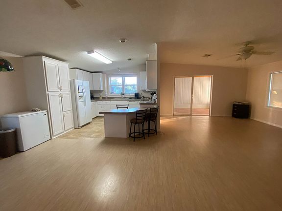 2nd image of 1001 SE Lillian St #437