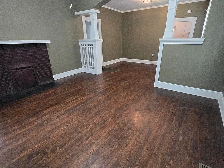 901 Montgomery Ave — Photo 4
